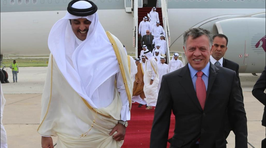 جولة حاكم قطر وإختيار الخليج أو تركيا