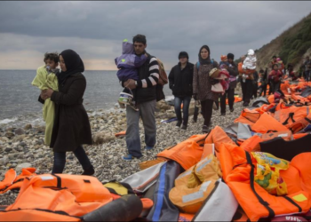 لاجئون ومهاجرون سوريون