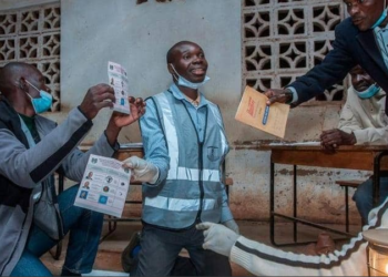 عجز الديمقراطية من أمريكا إلى أفريقيا