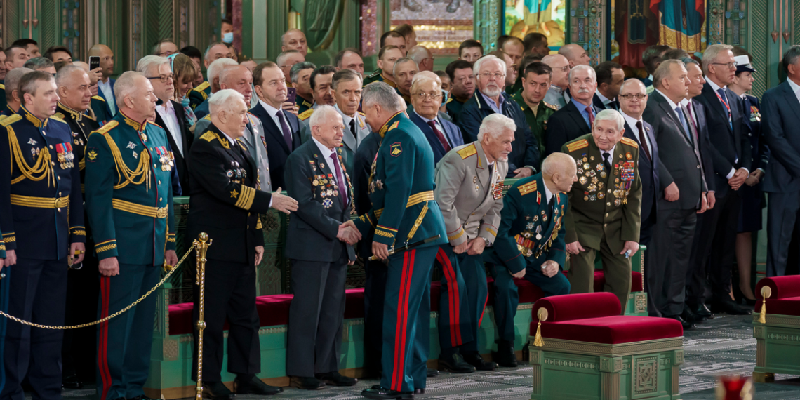 بوتين وشويغو … ستالين: لماذا أصبحت كنيسة وزارة الدفاع منطقة الغرور؟