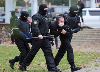 أيد المواطنون الروس تصرفات مسؤولي الأمن البيلاروسيين ضد المتظاهرين – استطلاع