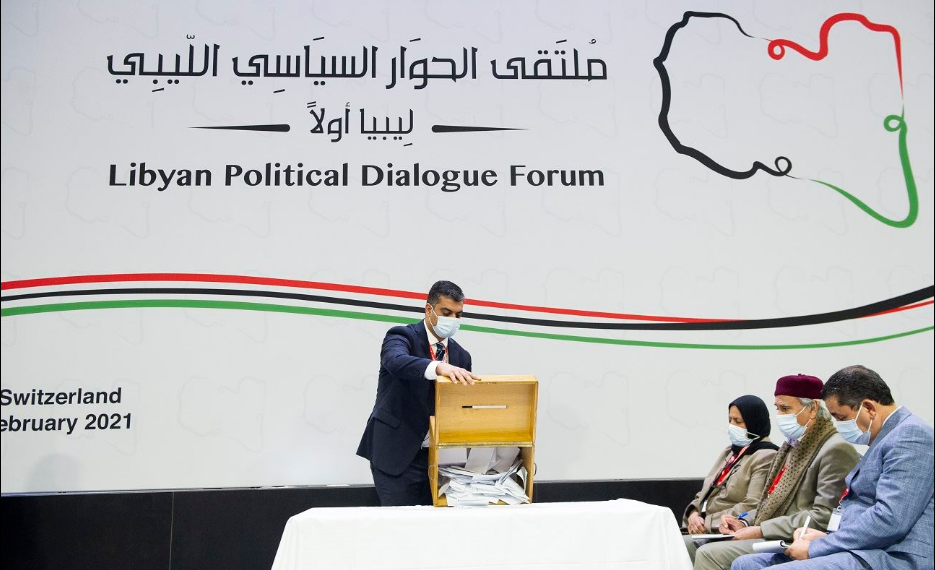 فرز الأصوات في انتخابات ليبيا السابقة. صورة. أ ف ب
