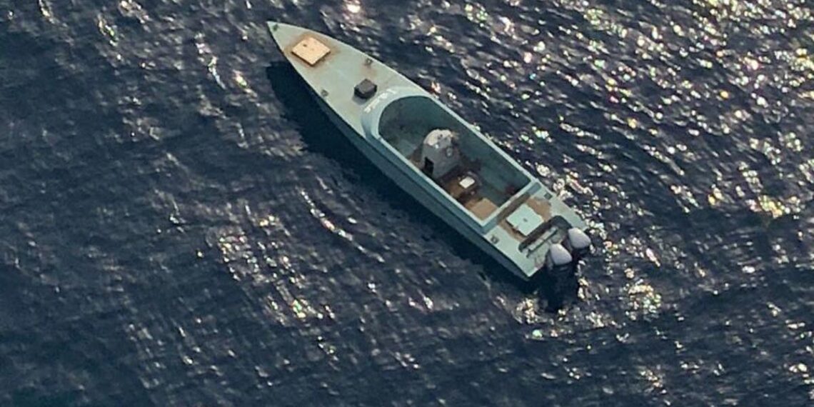 زورق مفخخ في البحر الأحمر.صورة.العربية نت