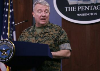 فرانك ماكنزي، قائد القيادة المركزية الأميركية. صورة.CNN