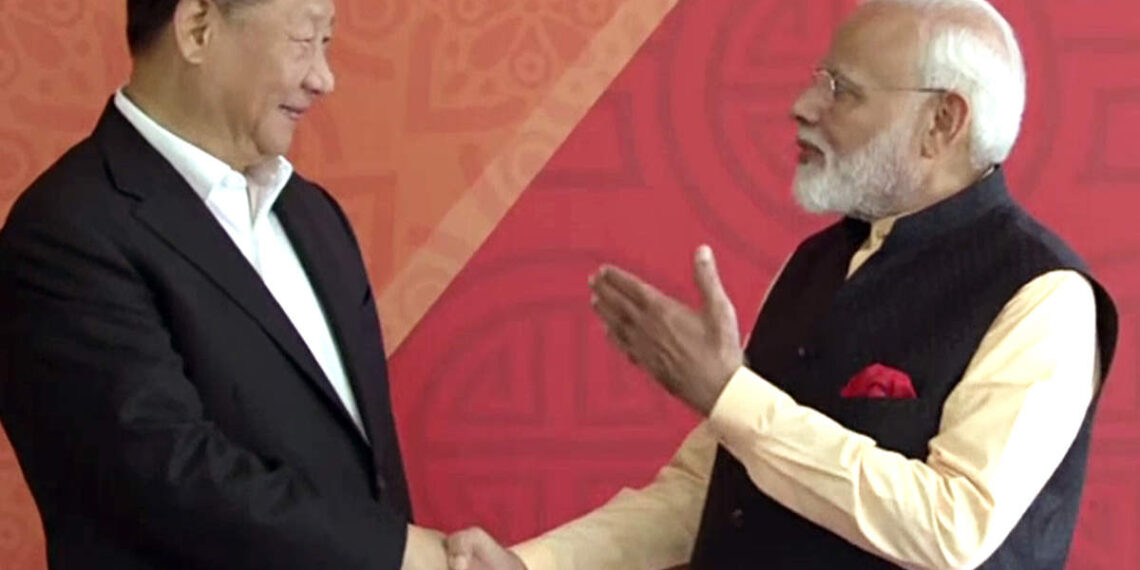 رئيس الوزراء الهندي مودي، والرئيس الصيني شي جين بينغ.صورة.رويترز