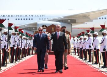 الرئيس العراقي، صالح برهم، ونظيره المصري، عبد الفتاح السيسي.صورة.العربية نت