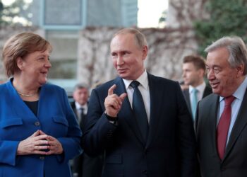 الرئيس الروسي فلاديمير بوتين، والأمين العام للأمم المتحدة، أنطونيو غويترش، والمستشارة الألمانية أنجيلا ميركل.صورة.رويترز