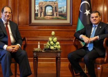 رئيس المخابرات المصرية، اللواء عباس كامل، ورئيس الحكومة الليبية عبد الحميد الدبيبة.صورة.AFP