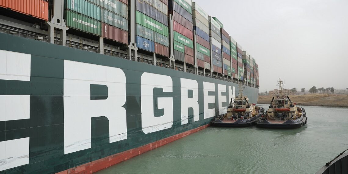 السفينة إيفر جيفن، قناة السويس.صورة.رويترز