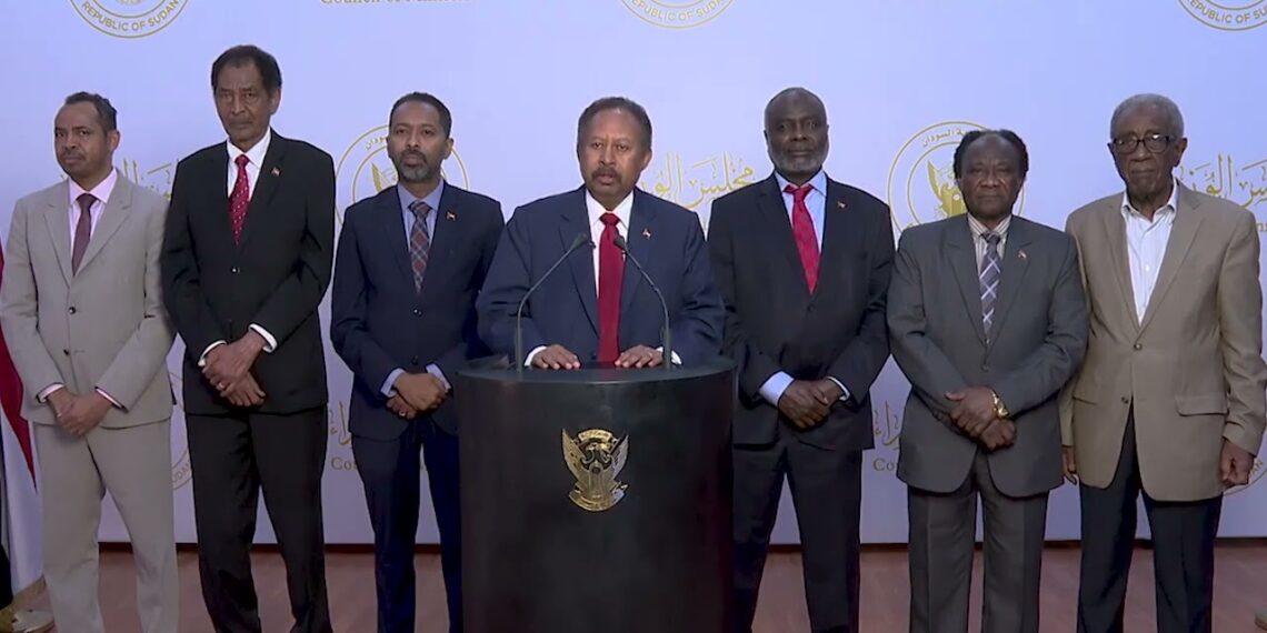 رئيس الوزراء السوداني، عبدالله حمدوك، وأعضاء الحكومة.صورة.يوتيوب