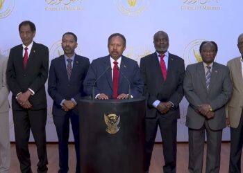 رئيس الوزراء السوداني، عبدالله حمدوك، وأعضاء الحكومة.صورة.يوتيوب