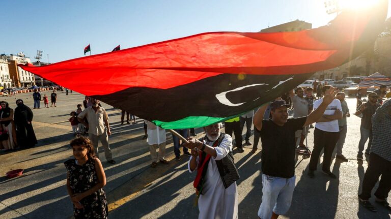 مجاملة تيار الإسلام السياسي تؤخر الحل في ليبيا