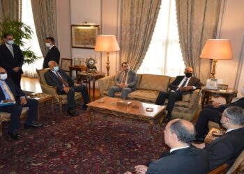 وزير الخارجية سامح شكري بمقر وزارة الخارجية بالقاهرة، وموسى الكوني نائب رئيس المجلس الرئاسي الليبي.صورة.الخارجية المصرية