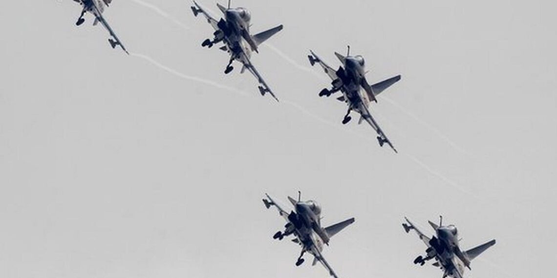 مقاتلات صينية.صورة.إذاعة مونت كارلو الدولية