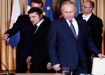 الرئيس الروسي، فلاديمير بوتين، ونظيره الأوكراني، فلاديمير زيلنيسكي.صورة.CNN