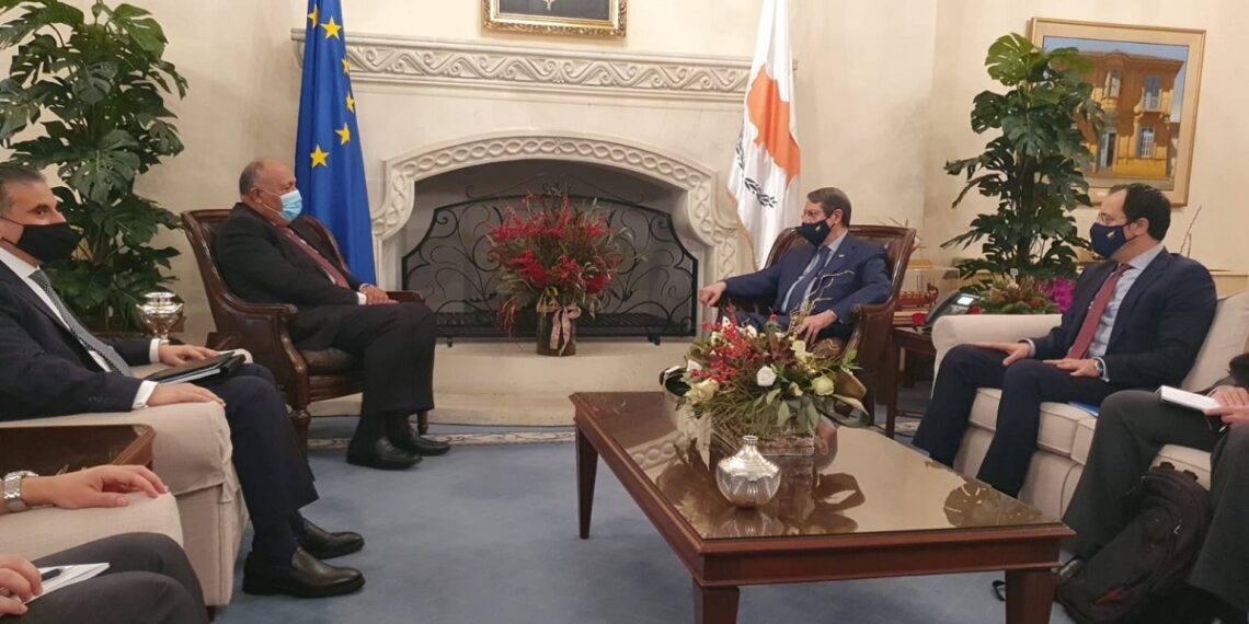 وزير الخارجية المصري، سامح شكري، والرئيس القبرصي نيكوس أنستاسيادس.صورة.الخارجية المصرية