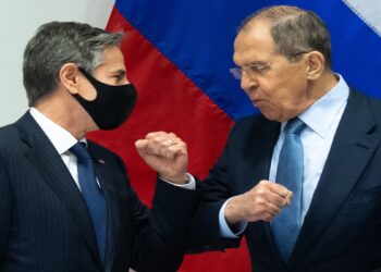 وزير الخارجية الروسي، سيرجي لافروف، ونظيره الأمريكي، أنتوني بلينكن.صورة.CNN