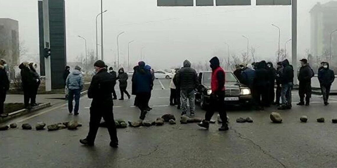 الحرب الهجينة تجربة سوريّة مغرية في كازاخستان