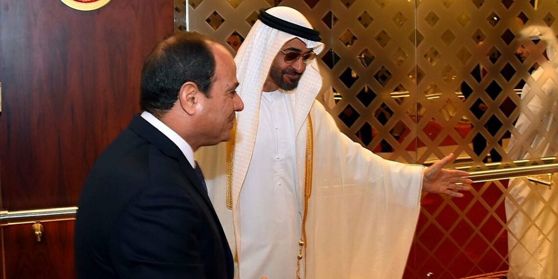 ولي العهد الإماراتي، محمد بن زايد، والرئيس المصري، عبد الفتاح السيسي.صورة.وكالة وام