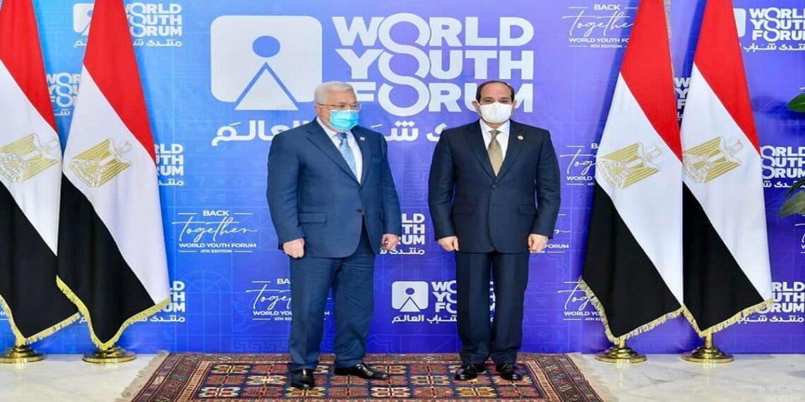 الرئيس المصري، عبد الفتاح السيسي، ونظيره الفلسطيني، محمود عباس.صورة.الرئاسة المصرية.