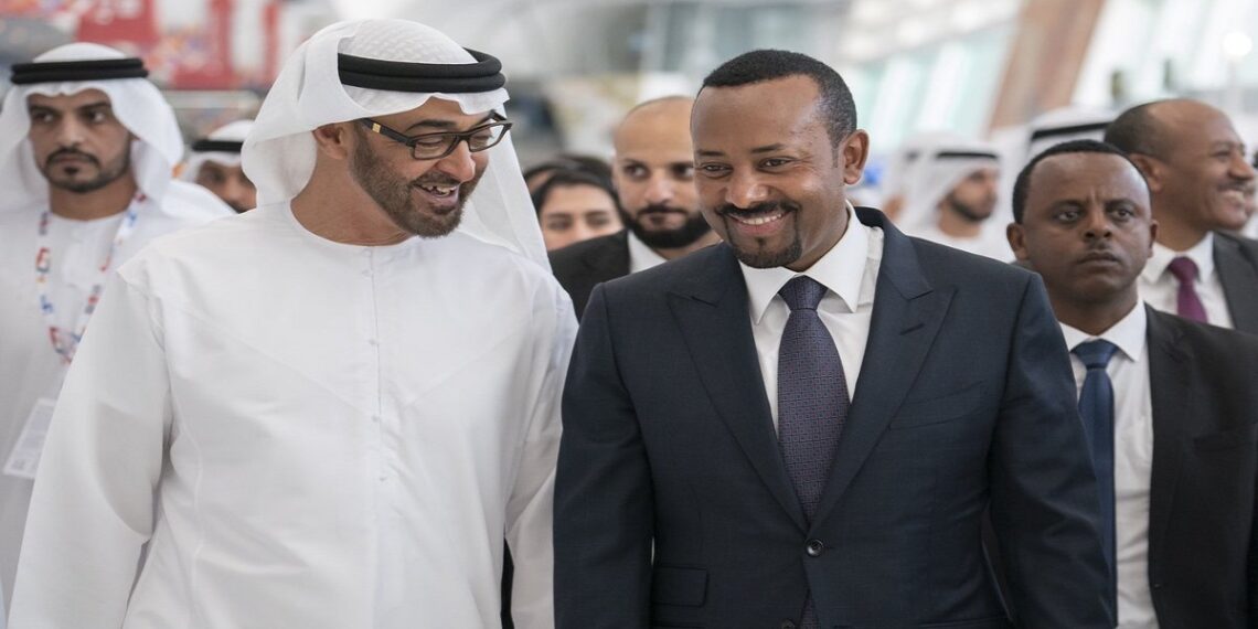 ولي عهد أبو ظبي الشيخ محمد بن زايد آل نهيان، ورئيس الوزراء الإثيوبي آبي أحمد.صورة.تويتر