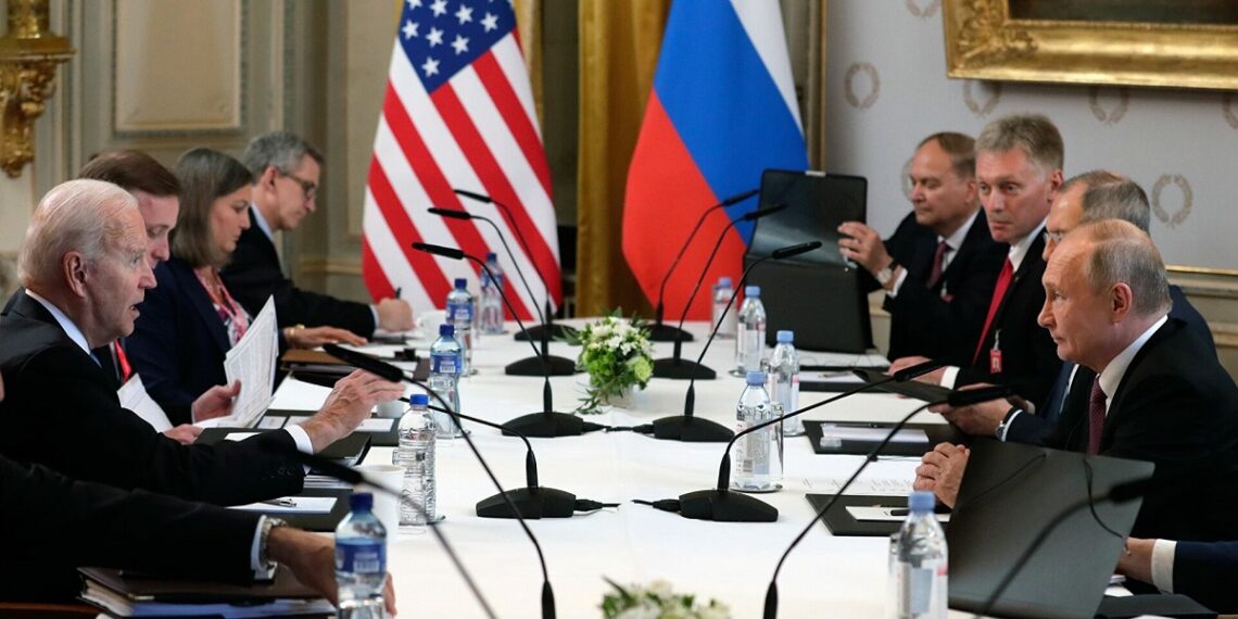 الرئيس الروسي فلاديمير بوتين، ونظيره الأمريكي جو بايدن.صورة.سبوتنيك