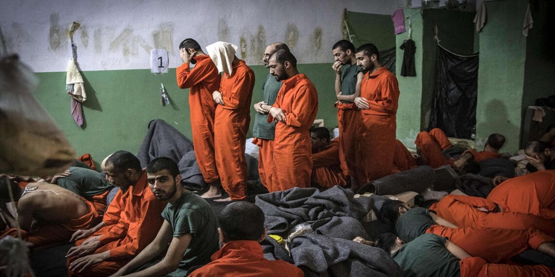 معتقلو سجن غويران.صورة.ميدل إيست أونلاين