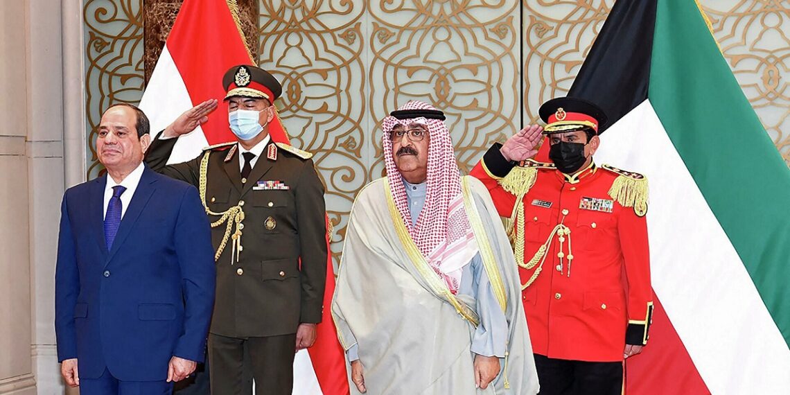 الرئيس المصري، عبد الفتاح السيسي، وولي العهد الكويتي، الشيخ مشعل الأحمد الجابر الصباح.صورة.سبوتنيك
