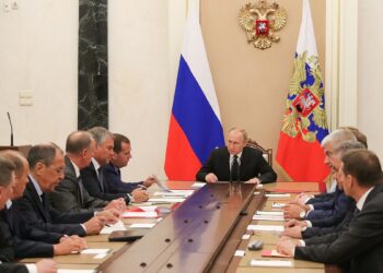 الرئيس الروسي، فلاديمير بوتين، في اجتماع.صورة.سبوتنيك