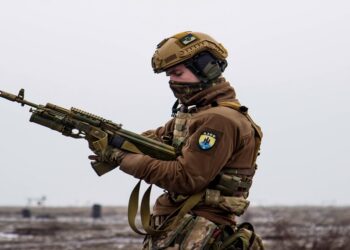 أوكراني من كتيبة آزوف