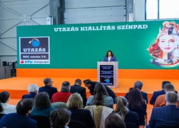 الوفد المصري في المعرض السياحي بالمجر.صورة.تويتر