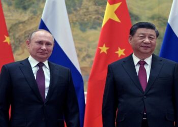 الرئيس الروسي، فلاديمير بوتين، ونظيره الصيني، شي جين بينغ.صورة.AFP