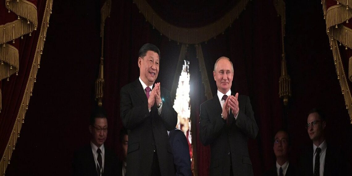 الرئيس الروسي فلاديمير بوتني، ونظيره الصيني، شي جين بينغ.صورة.تويتر