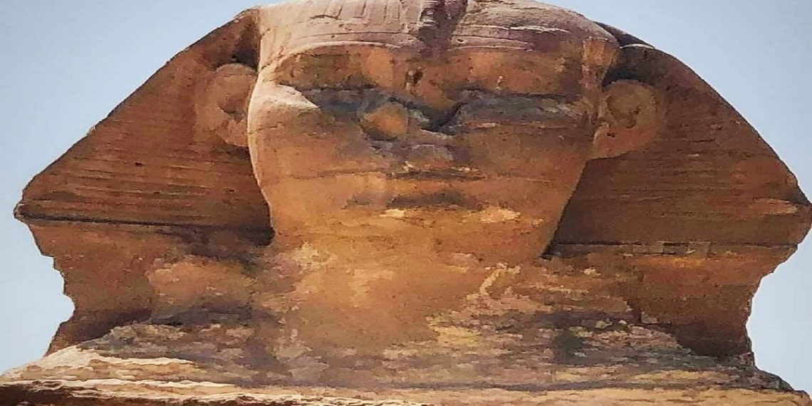 أبو الهول مغمض العينين.صورة.مواقع التواصل الاجتماعي