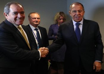 وزير الخارجية الروسي، سيرجي لافروف، ونظيره الجزائري.صورة.الميادين