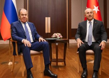 وزير الخارجية الروسي، سيرجي لافروف، ونظيره التركي، مولود جاويش أوغلو.صورة.mid.ru