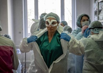 الأطباء في النرويج . صورة . رويترز