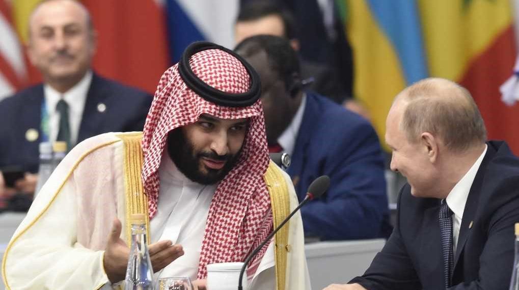 الرئيس الروسي، فلاديمير بوتين، وولي العهد السعودي، محمد بن سلمان.صورة.AFP