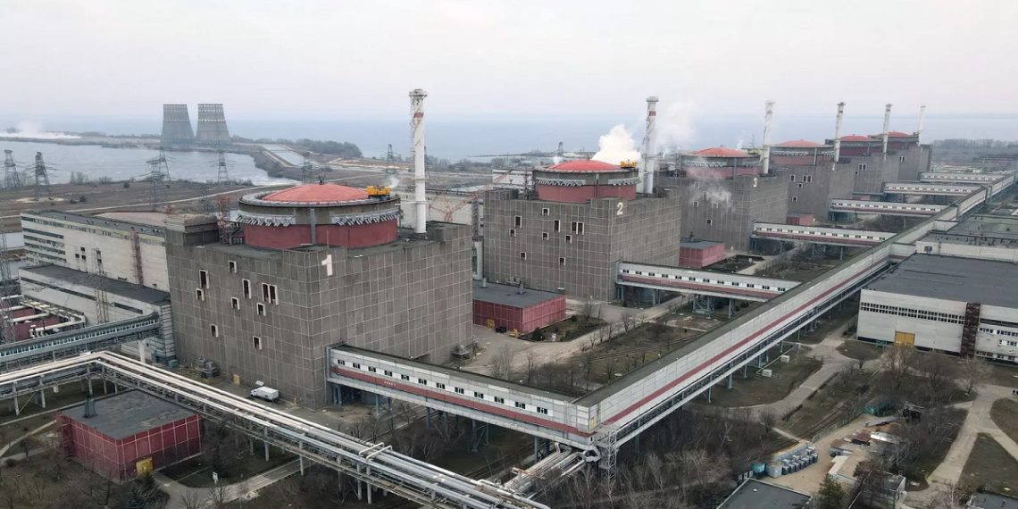 محطة الطاقة الكهرومائية في نوفايا كاخوفكا.صورة.سبوتنيك