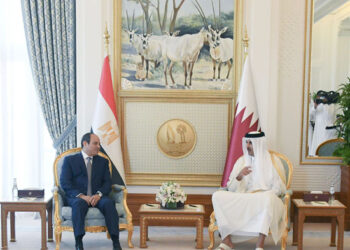 السيسي في الدوحة.. أمير قطر: لا علاقة لنا بـ”الإخوان المسلمين”