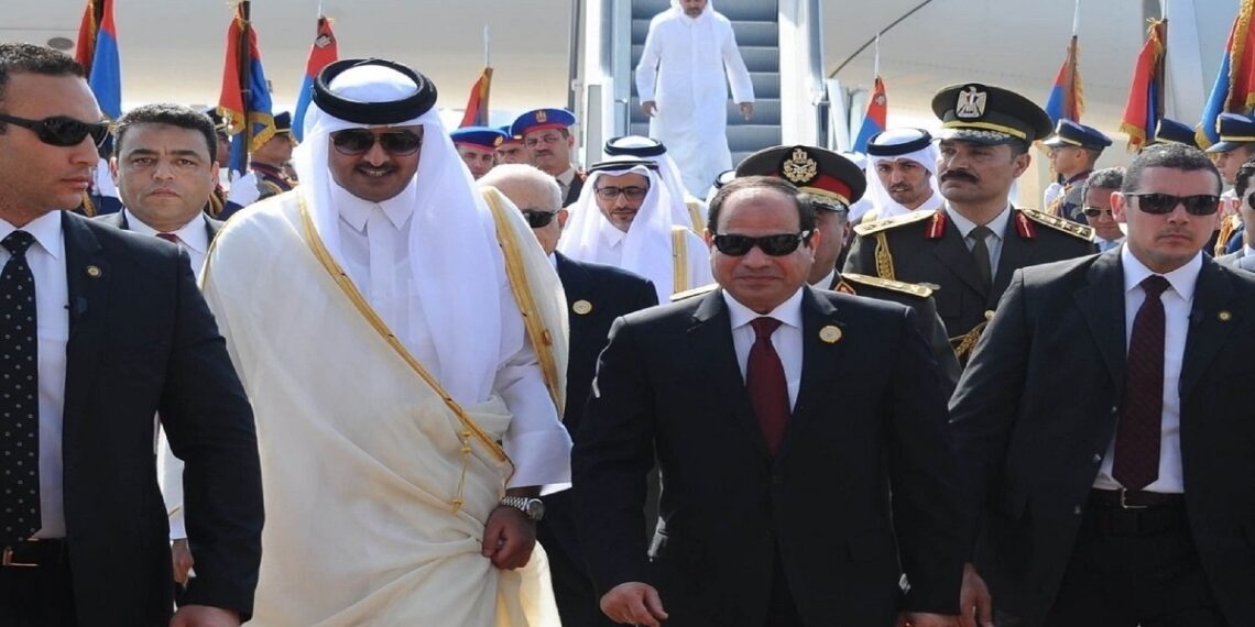 الرئيس المصري، عبد الفتاح السيسي، والشيخ تميم بن حمد.صورة.تويتر