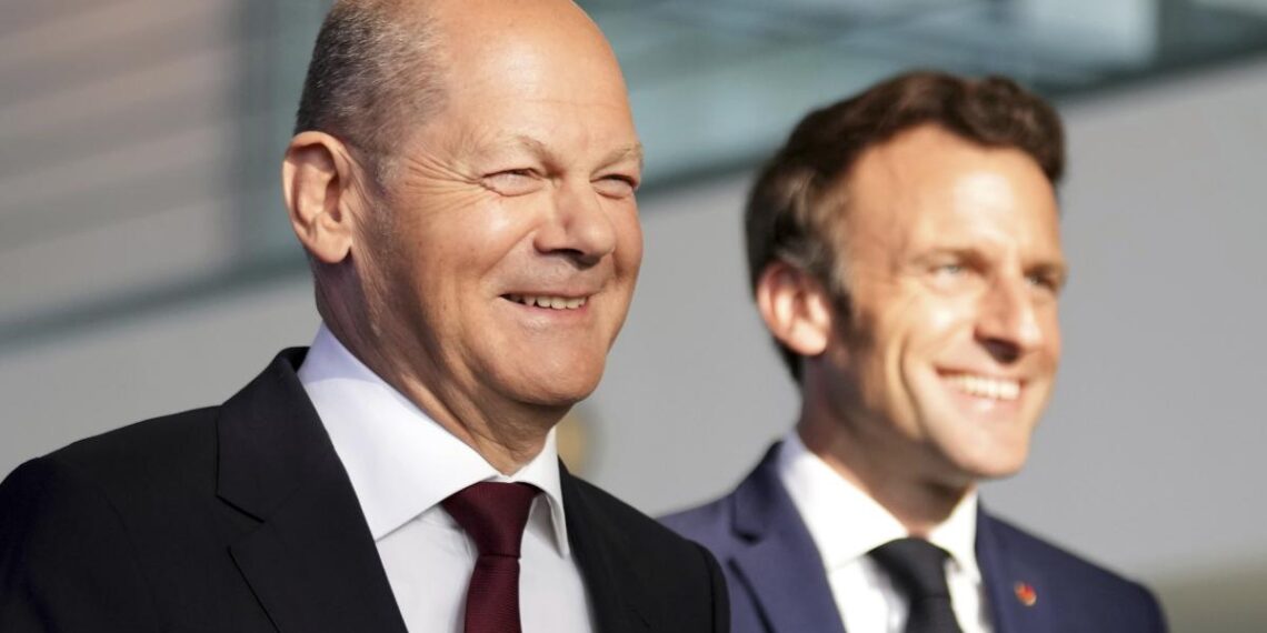 شولتز وماكرون