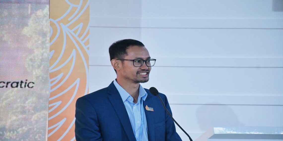 الرئيس المشارك للشباب- 20 (Y20) إندونيسيا والمتكلم الرسمي لجامعة نهضة العلماء بيوغياكرتا يتحدث في COP27