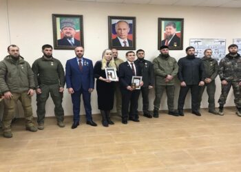 قيادة الجمهورية وعدد من كبار المسؤولين فيها.