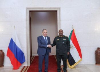 سيرجي لافروف، وعبدالفتاح البرهان.صورة.مجلس السيادة السوداني