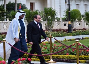 الرئيس المصري عبد الفتاح السيسي، ونظيره الإماراتي محمد بن زايد.صورة.الرئاسة المصرية