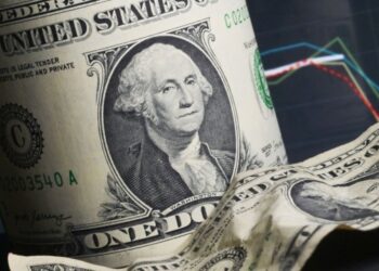 الهيمنة الأمريكية تتداعى.. شعبية الدولار عالمياً إلى انخفاض