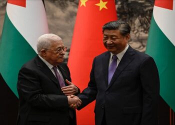 الرئيس الصيني، شي جين بينغ، ونظره الفلسطيني، محمود عباس