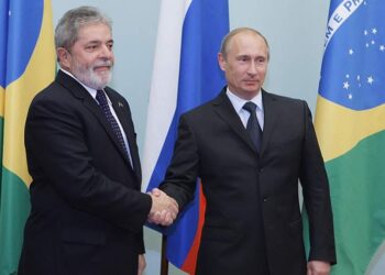 الرئيس الروسي فلاديمير بوتين ونظيره البرازيلي لولا دا سيلفا.صورة.ريا نوفوستي