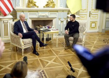 جو بايدن. وفولوديمير زيلينسكي.صورة.الرئاسة الأوكرانية